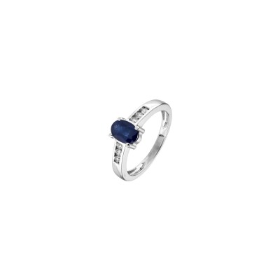 Bague en or blanc, saphir et diamant
