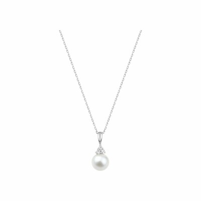 Collier en or blanc, perle de culture et oxyde de zirconium