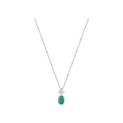 Collier en or blanc, émeraude et oxyde de zirconium