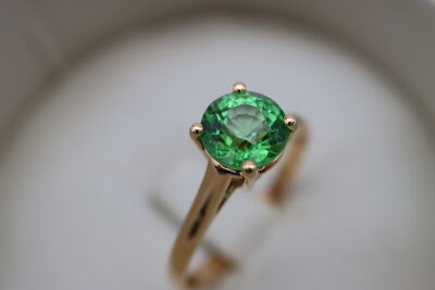 Bague en or jaune et péridot de 1.080 ct