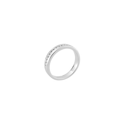 Alliance contemporaine en or blanc et diamants