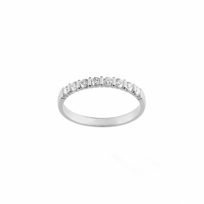 Alliance classique en or blanc et 8 diamants