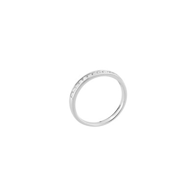 Alliance classique en or blanc et 11 diamants