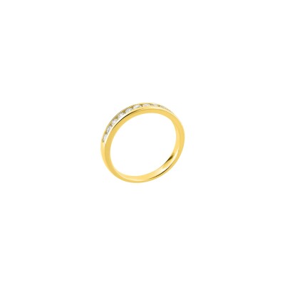 Alliance classique en or jaune et 11 diamants