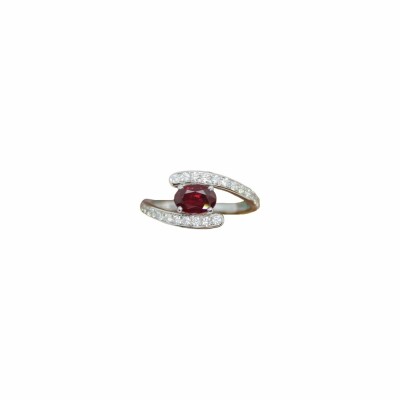 Bague Toi et Moi en or blanc, rubis ovale et diamants