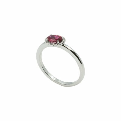 Bague en or blanc, rubis et diamant