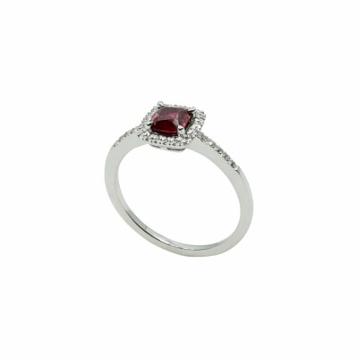 Bague en or blanc, rubis et diamant