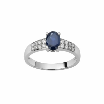 Bague en or blanc et saphir de 0.95ct et diamants de 0.30ct