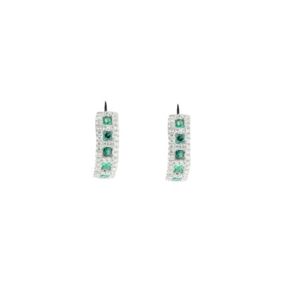 Boucles d'oreilles en or blanc, émeraudes et diamants