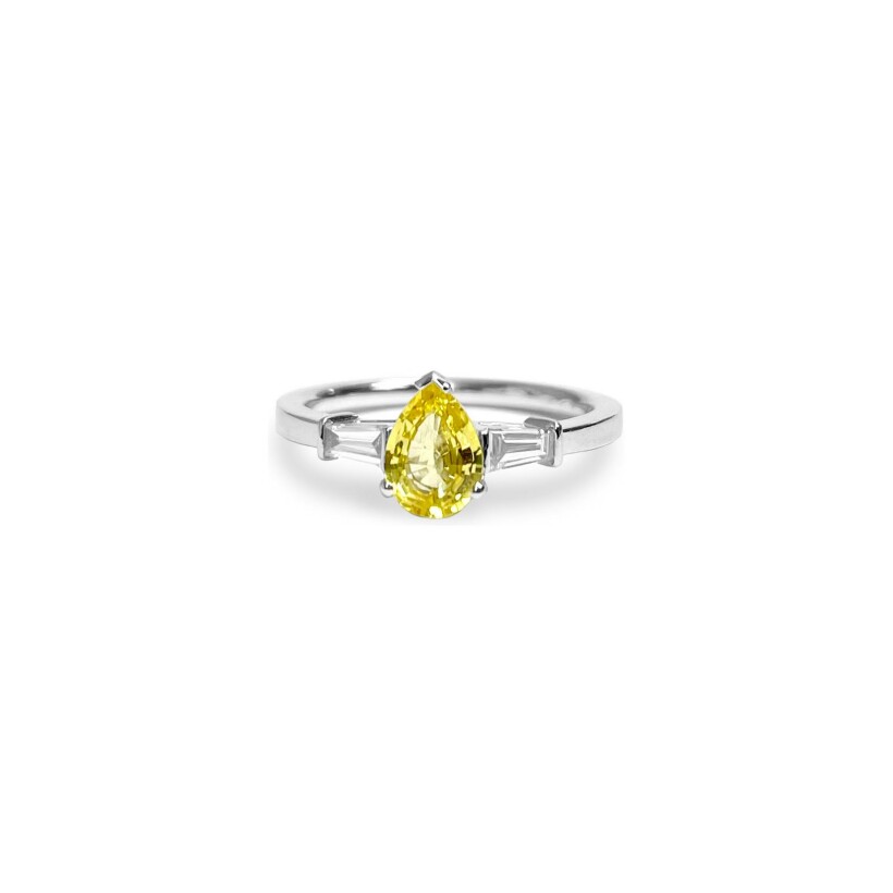 Bague Isabelle Barrier en or blanc, diamants de 0.70ct et saphir jaune de 0.83ct, taille 52
