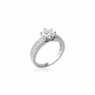 Bague en argent rhodié et oxydes de zirconium
