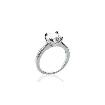 Bague en argent rhodié et oxydes de zirconium