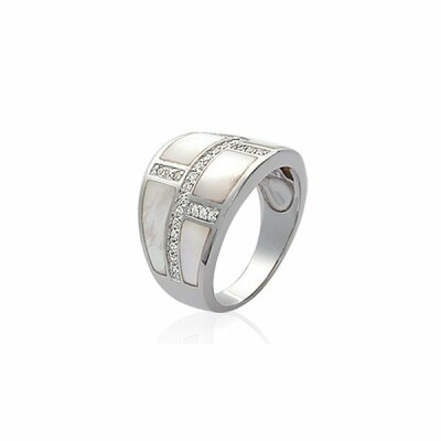Bague en argent rhodié, nacre et oxydes de zirconium