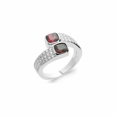 Bague en argent rhodié, oxydes de zirconium et pierre synthétique