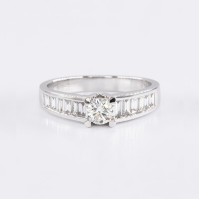 Bague or blanc & diamants 