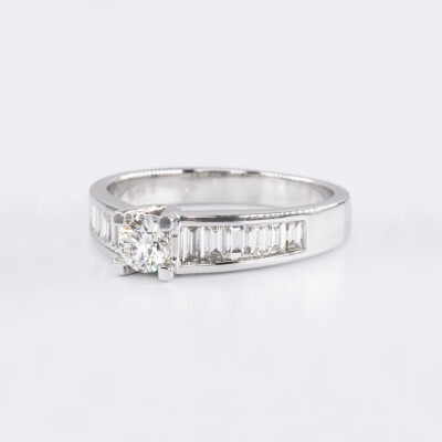 Bague or blanc & diamants