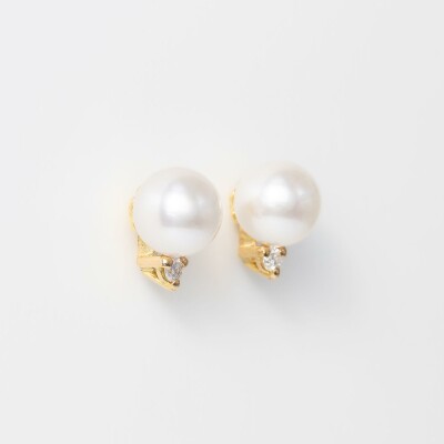 Puces or jaune, diamants & perles Akoya 