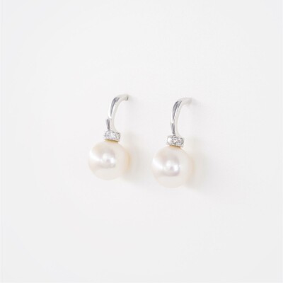 Boucles d'oreilles or blanc, diamants & perles