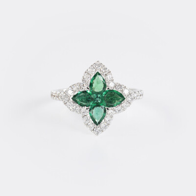 Bague Louis XV or blanc, émeraudes & diamants