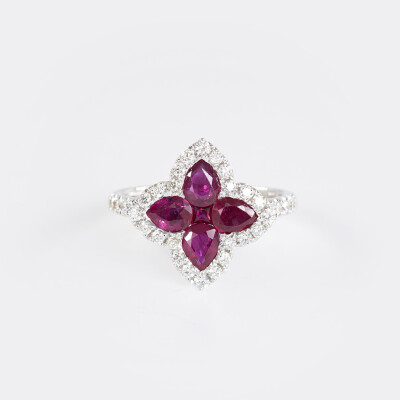 Bague Louis XV or blanc, rubis & diamants
