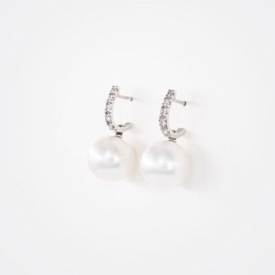 Boucles d'oreilles or blanc, diamants & perles
