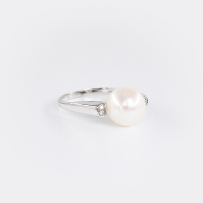 Bague or blanc, diamants & perle