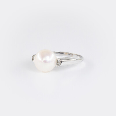 Bague or blanc, diamants & perle