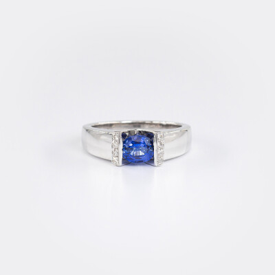 Bague Victoire or blanc, diamants & saphir 