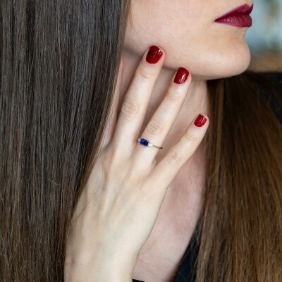 Bague Organzine or blanc, saphir & diamants