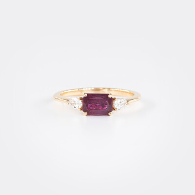 Bague Organzine or rose, rubis & diamants