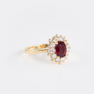 Bague Pompadour or jaune, rubis & diamants