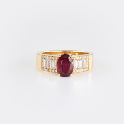 Bague 1930 or jaune, rubis & diamants