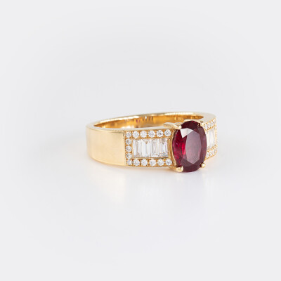Bague 1930 or jaune, rubis & diamants