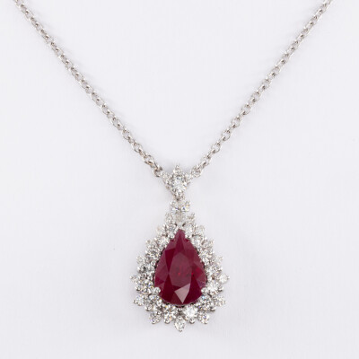 Collier Pompadour or blanc, rubis & diamants