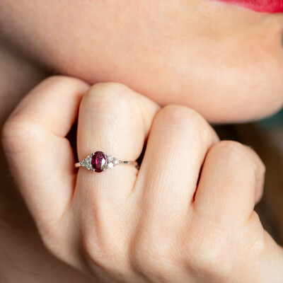 Bague Olympe or blanc, rubis & diamants 