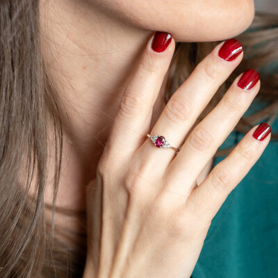 Bague Olympe or blanc, rubis & diamants 