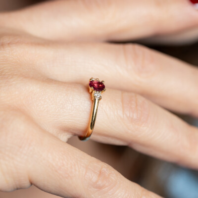 Bague Mademoiselle or jaune, rubis & diamants