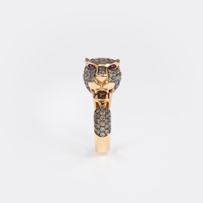Bague Féline or rose, diamants bruns & rubis