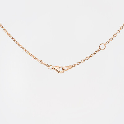 Collier Louis XV or rose, émeraude & diamants 