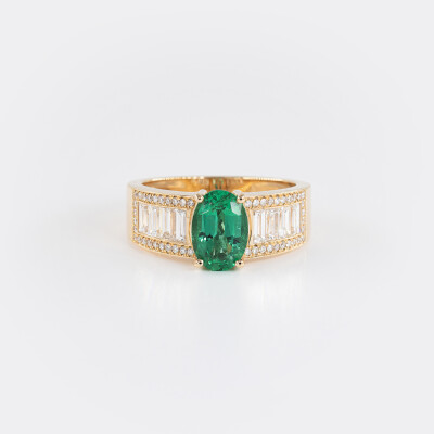 Bague 1930 or jaune, émeraude & diamants