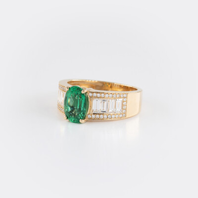 Bague 1930 or jaune, émeraude & diamants