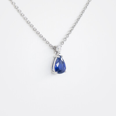 Collier Absolu or blanc , saphir & diamant