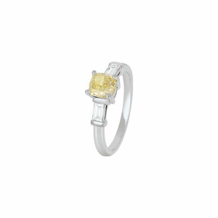 bague en or blanc et diamants jaune, taille 52