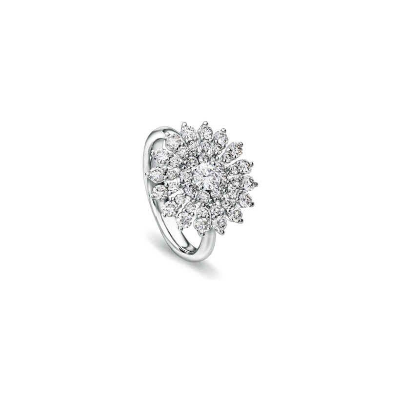 Doux ring, white gold and diamonds