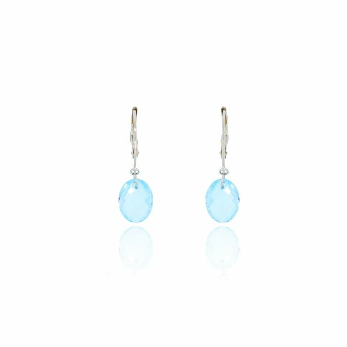 Boucles d'oreilles en or blanc et topazes bleues