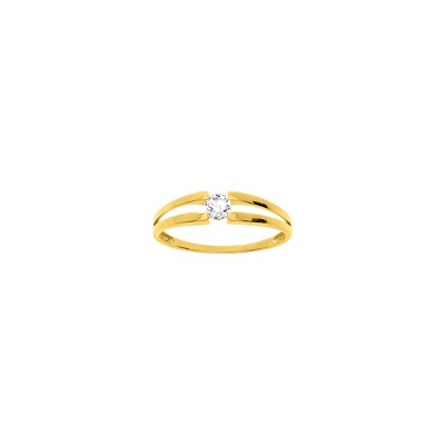 Bague en or jaune et oxyde de zirconium