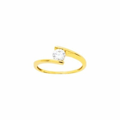 Bague en or jaune et oxyde de zirconium