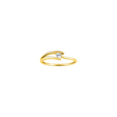 Bague en or jaune et oxyde de zirconium