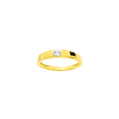 Bague en or jaune et oxyde de zirconium