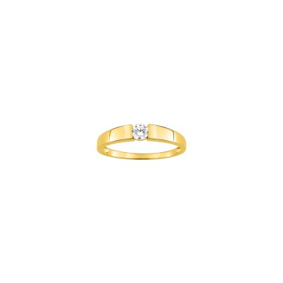 Bague en or jaune et oxyde de zirconium
